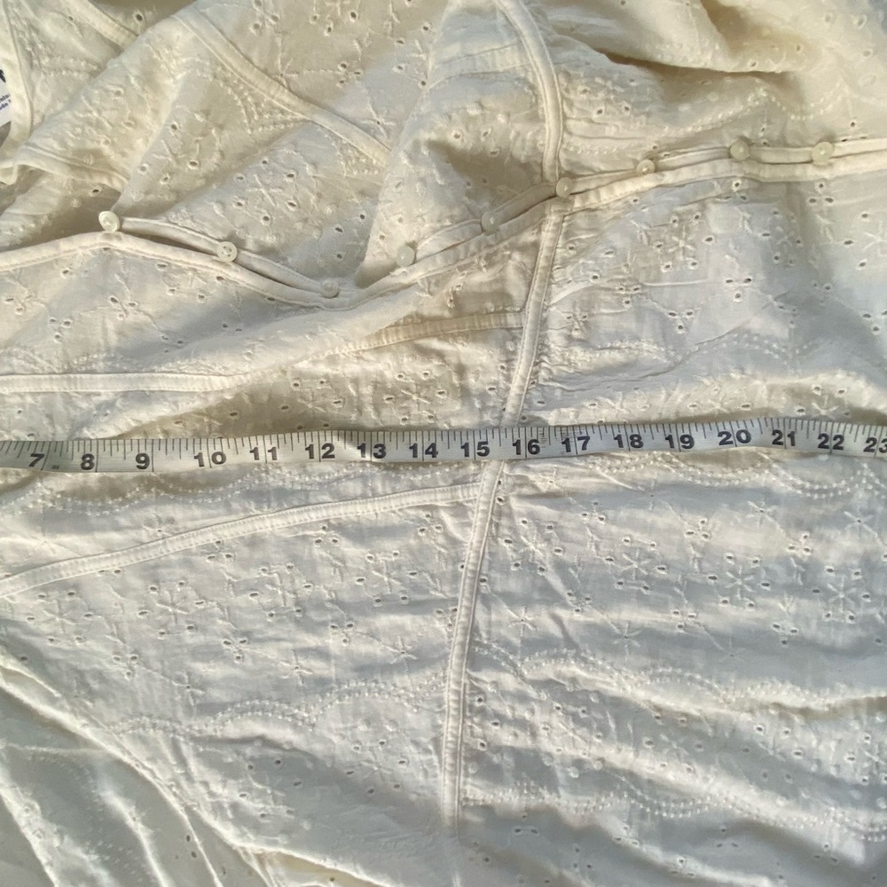 NWT - Old Navy Oversized Blouse with Embroidery Details- Size: 3X - Picture 14 of 16